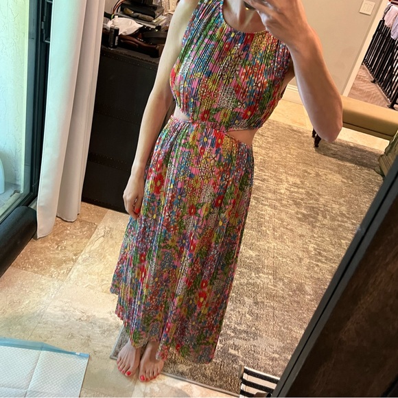 Zara Dresses & Skirts - Zara Floral Pleated Cut Out Dress Size M